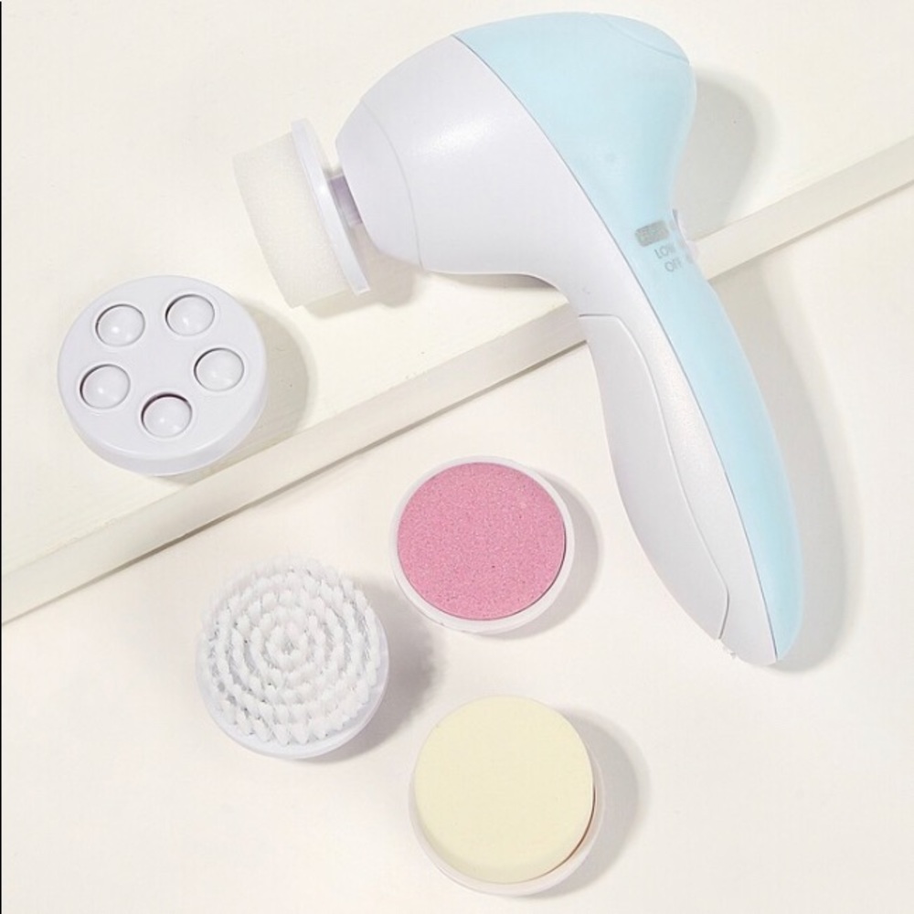 Facial scrubber